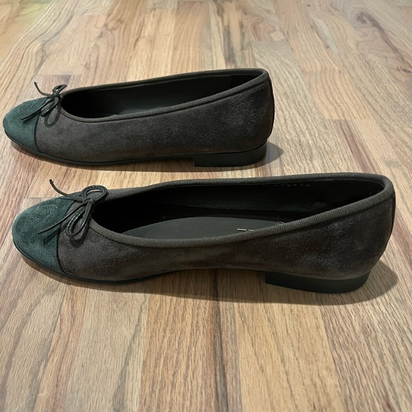 Chanel 2025 Suede Ballet Flats - Picture 3 of 8